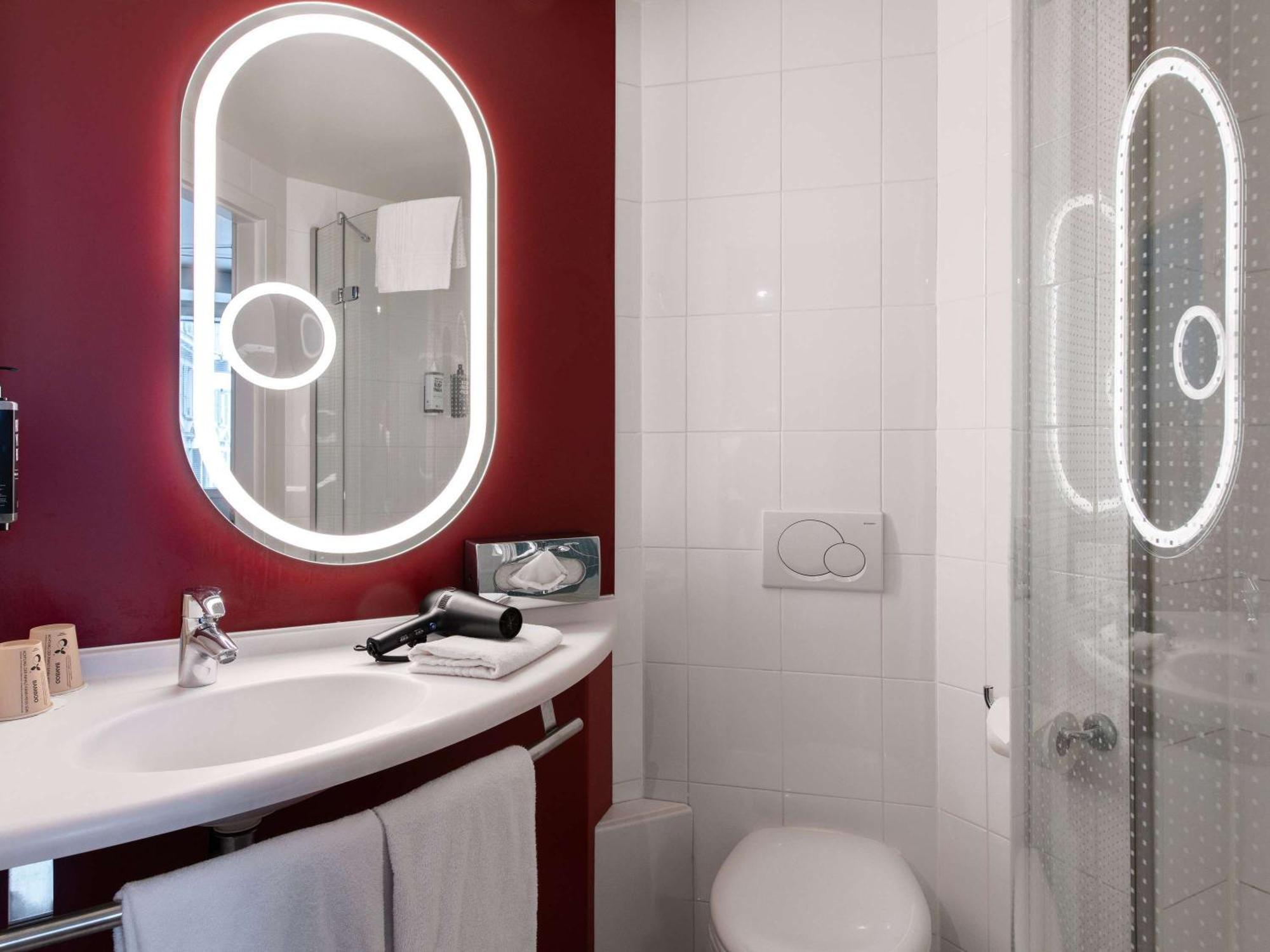 Ibis Centre Hotel 3*