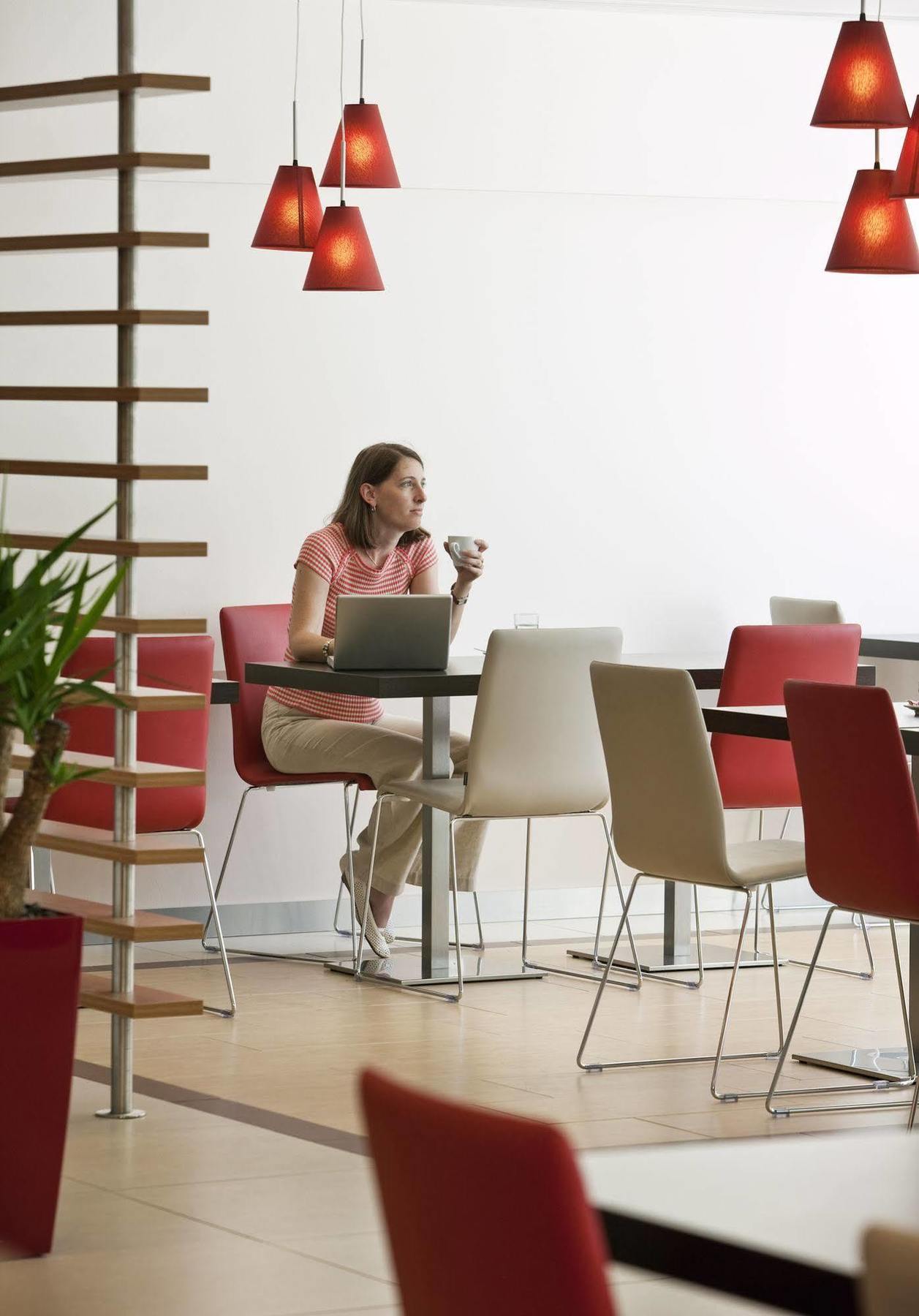 Hotel Ibis Centre 3*